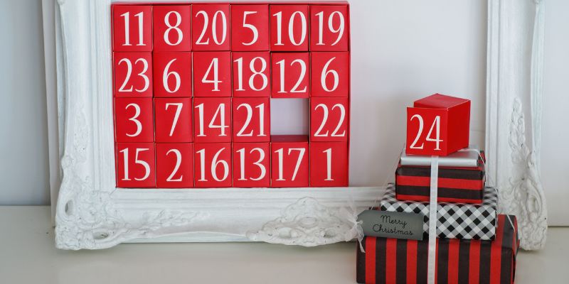 Tradicionalne boje Adventskog kalendara su crvena