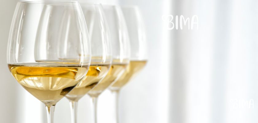 čaše za bijla vina