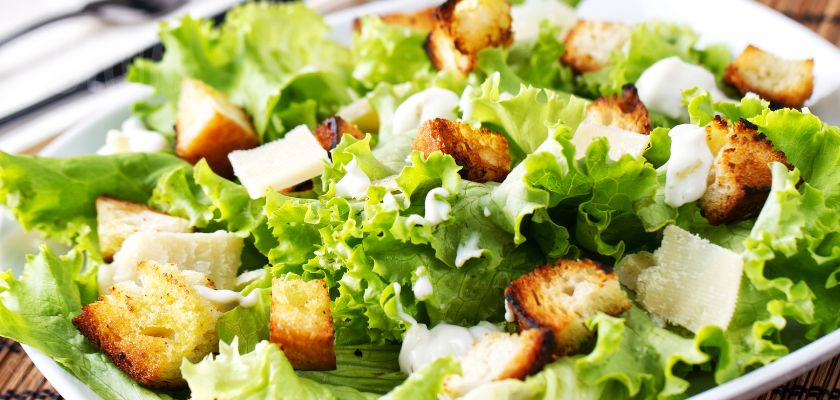 Cezar salata s piletinom