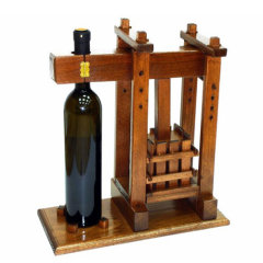 Stalci za vino i vinski motivi
