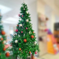 UMJETNO BOŽIĆNO DRVCE S METALNIM STALKOM MERRY 210 CM