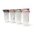 SHAKER - POSUDICA ZA RUČNO MIKSANJE 600 ML S POKLOPCEM U BOJI - LUX