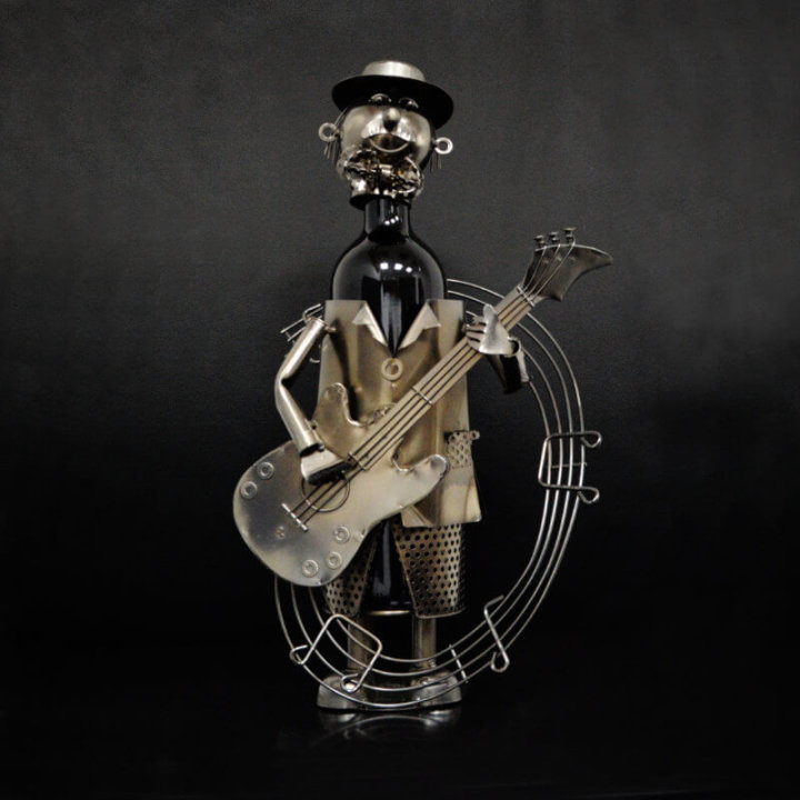 STALAK ZA BUTELJU METALNI - GITARIST 37 CM