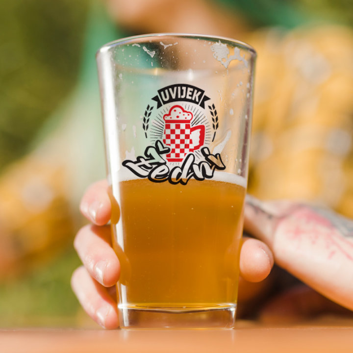 ČAŠA ZA PIVO POKLON S TISKOM 560 ML UVIJEK ŽEDNI