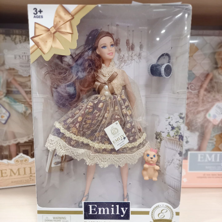 LUTKA EMILY FASHION 29 CM S HALJINOM I PRIBOROM