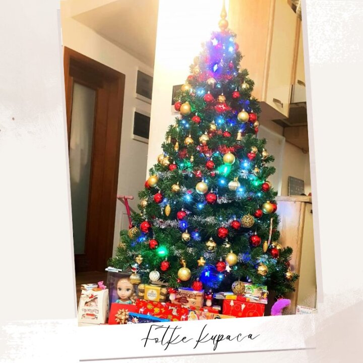 UMJETNO BOŽIĆNO DRVCE CAROLS SA SVJETLUCAVIM IGLICAMA 180 CM
