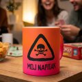 ŠALICA KERAMIČKA S TISKOM U POKLON KUTIJI NARANČASTO ROZA - Moj napitak