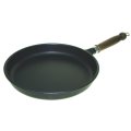 TAVA GRAND CHEF ALU GUSS 28 CM S DRVENOM DRŠKOM