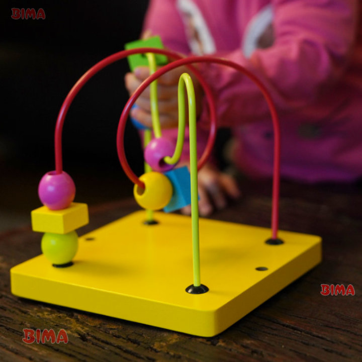 DRVENA DIDAKTIČKA KOCKA S OBLICIMA ZA UBACIVANJE I VODILICAMA 30x17 CM