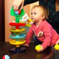 TORANJ SPIRALNI S LOPTICAMA ZA SPUŠTANJE