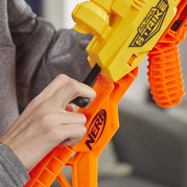 NERF ALPHA STRIKE PUŠKA S PRIBOROM 33 DIJELNA