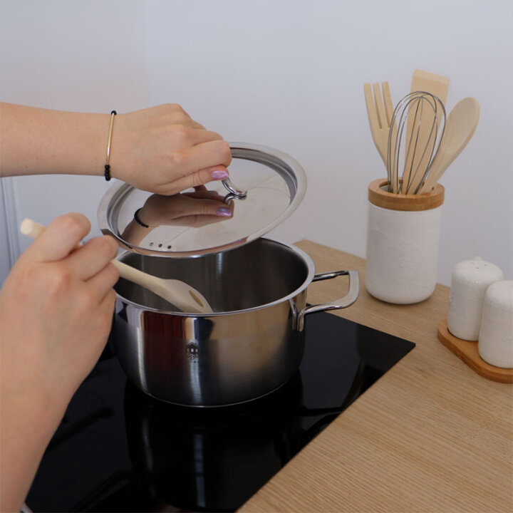 POSUDA ZA KUHANJE S POKLOPCEM I DRŠKAMA 18 cm 2,5 L - INOX - INDUKCIJA