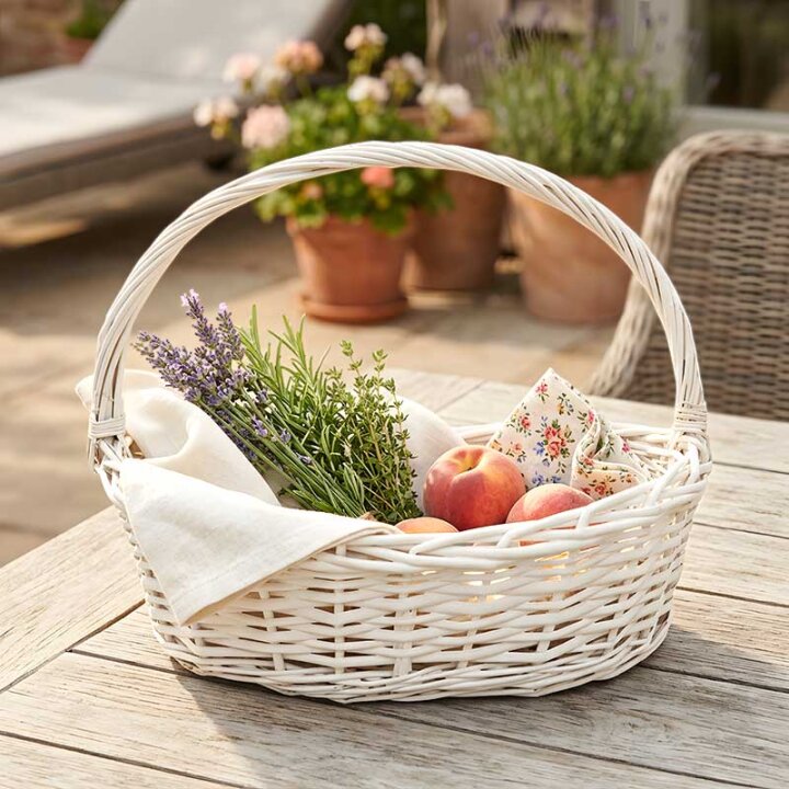 DEKORATIVNA PLETENA KOŠARA BIJELA S DRŠKOM 43x30x11/16cm