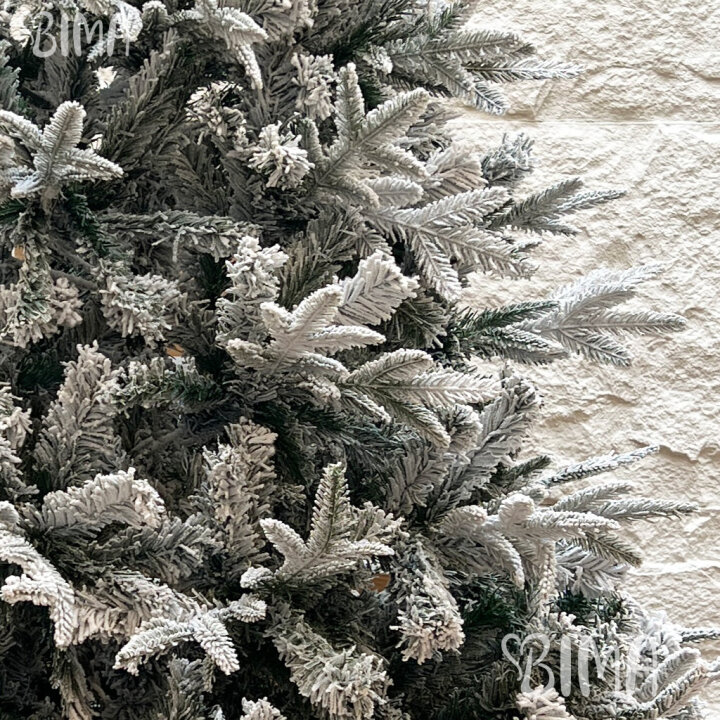 BOŽIĆNO DRVCE FROSTY SA SNIJEGOM I METALNIM STALKOM 180 cm