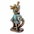 FIGURA STILIZIRANA ZALJUBLJENI PAR NA 2 SRCA BIJELO-SREBRNI 27 CM
