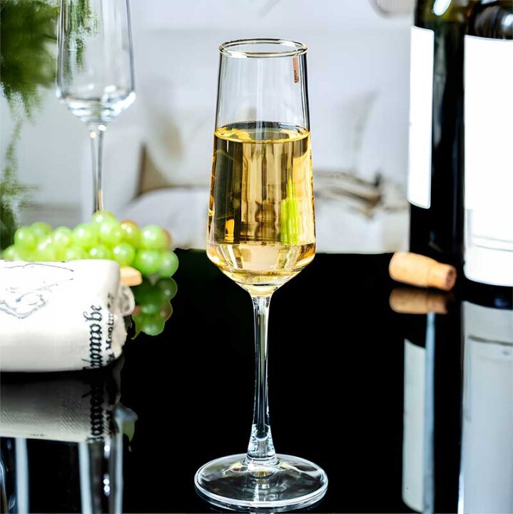 ČAŠE NA STALKU IVORY ŠAMPANJAC STAKLENE 6/1 - 225 mL