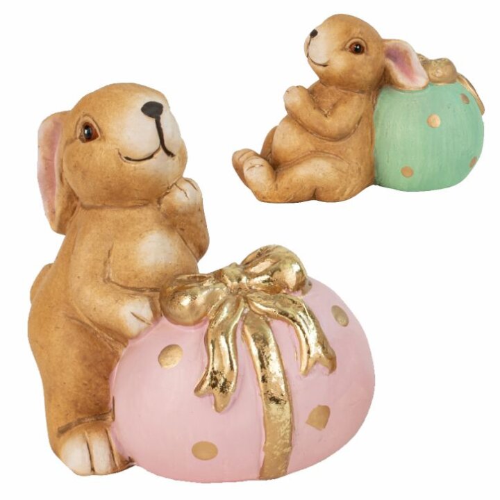 ZEC FIGURA KOJI STOJI/SJEDI KRAJ JAJA 11,5 CM