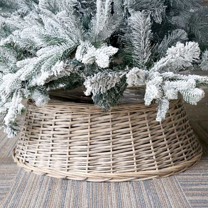 KOŠARA ISPOD BOŽIĆNOG DRVCA ISPRANO SIVA 48/61 cm  x 24 cm