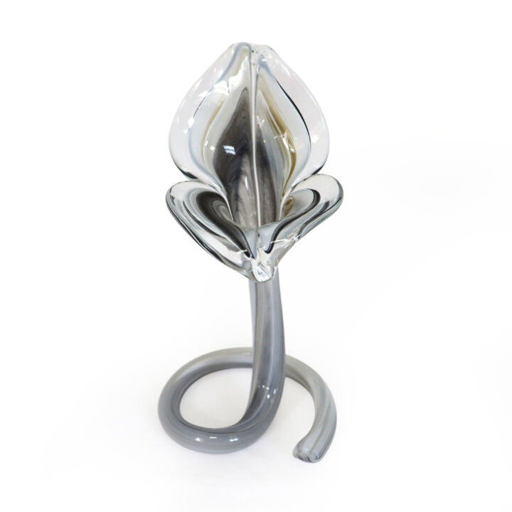 SVIJEĆNJAK-VAZA  CVIJET MURANO TEHNIKA 24 CM CRNO-BIJELI