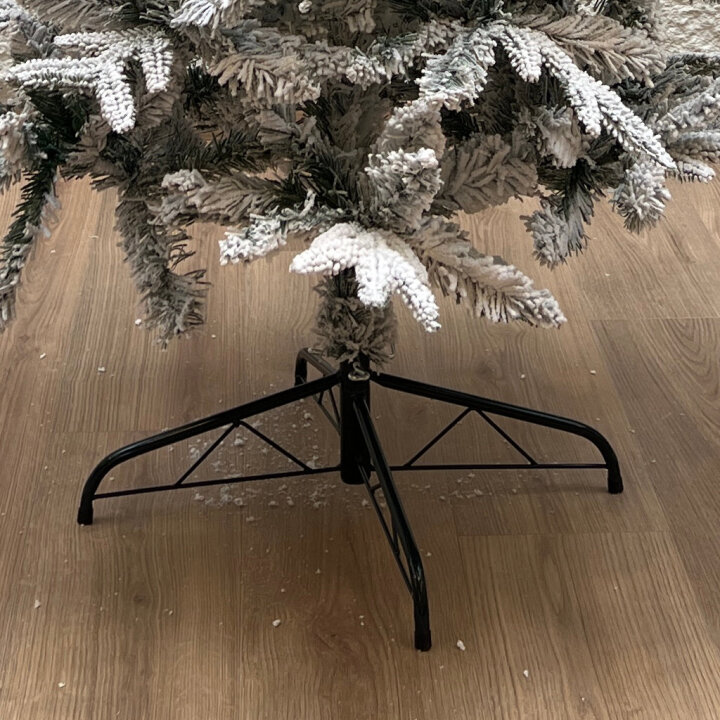 BOŽIĆNO DRVCE SLIM LUXE SA SNIJEGOM I METALNIM STALKOM 180 cm
