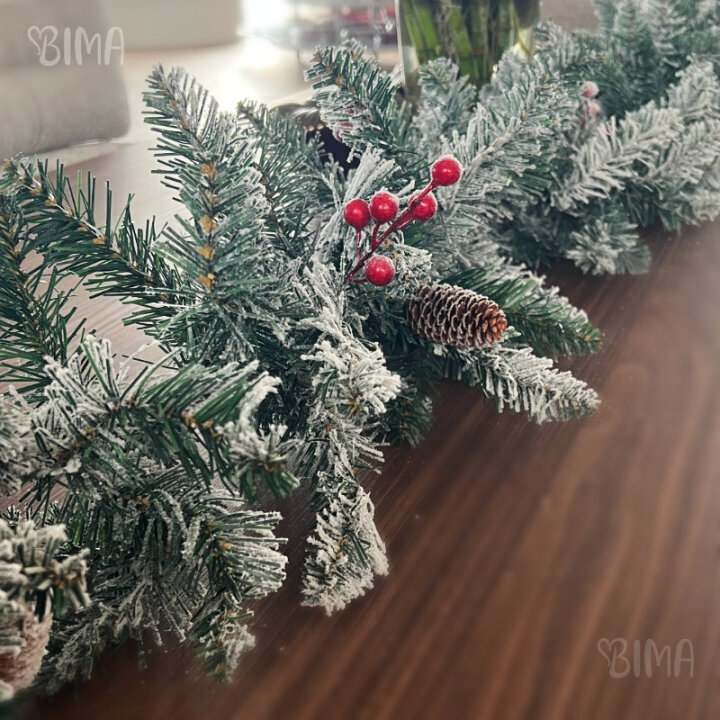 GIRLANDA SA ČEŠERIMA I SNJEŽNIM VRHOVIMA 200 cm